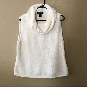 White Sleeveless Sweater Size L